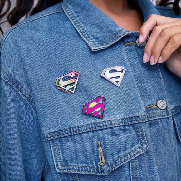 SUPERMAN X Rebellious Rose 3pcs/set Fashion Superman Collaboration Brooch Pin - Picture 3 of 4